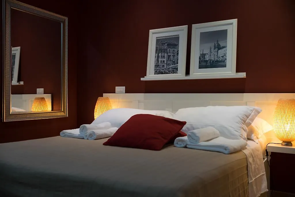 Pigneto Luxury Rooms روما 2*,